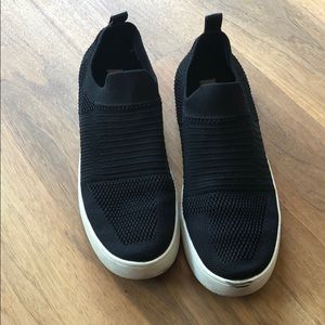 EUC Steve Madden Beale black sneaker